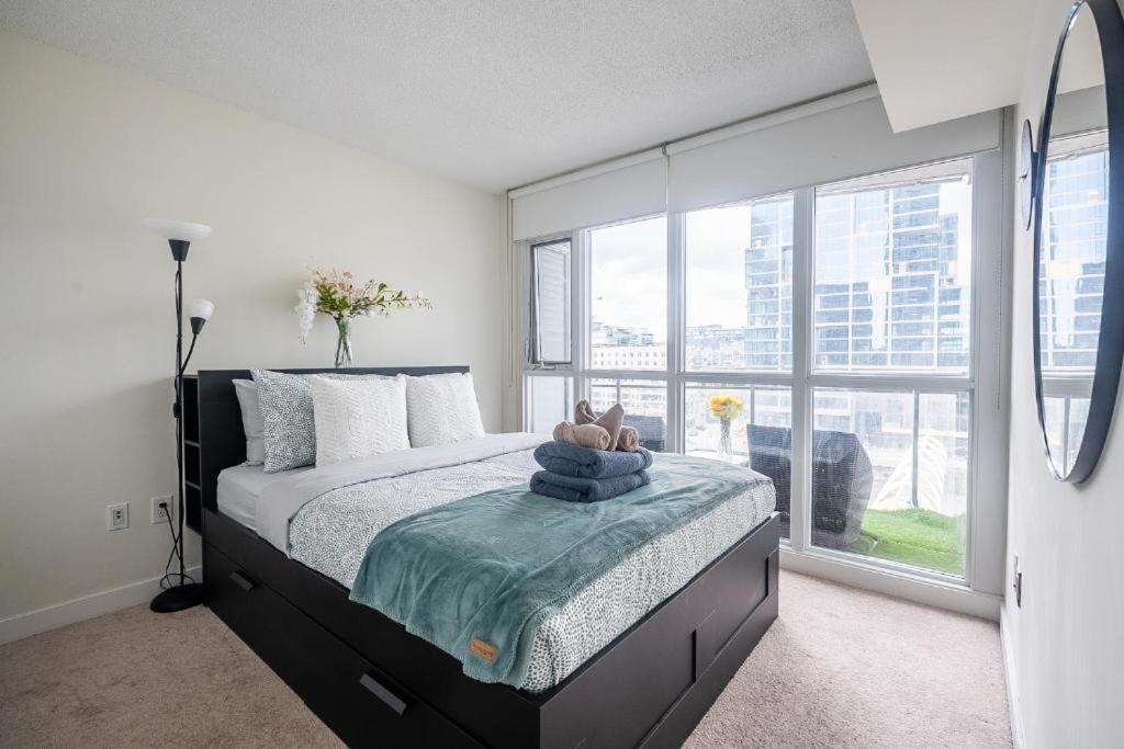 Cozy Condo In Downtown Toronto + Free Parking Zewnętrze zdjęcie