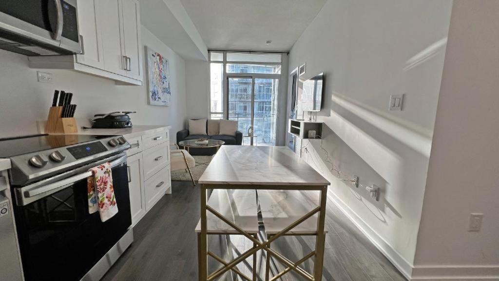 Cozy Condo In Downtown Toronto + Free Parking Zewnętrze zdjęcie