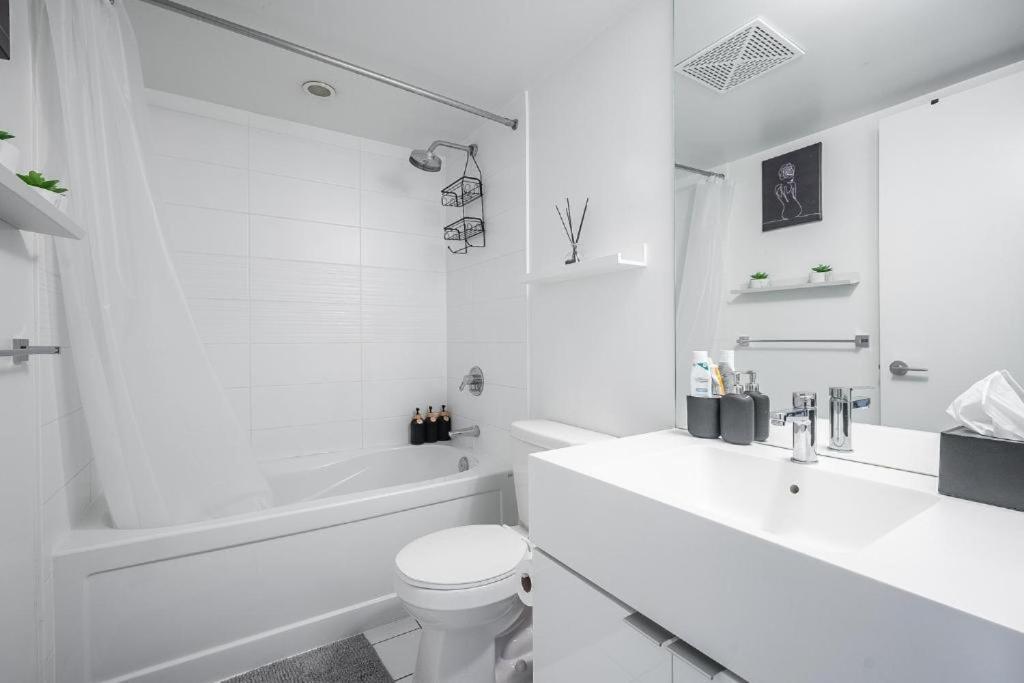 Cozy Condo In Downtown Toronto + Free Parking Zewnętrze zdjęcie