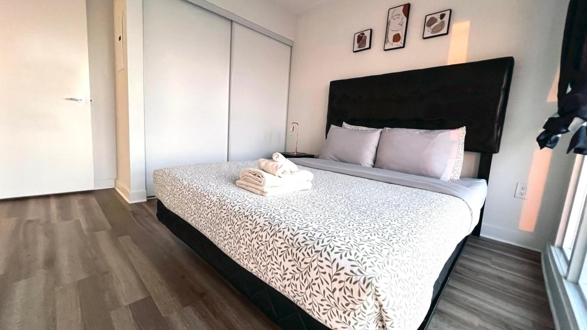 Cozy Condo In Downtown Toronto + Free Parking Zewnętrze zdjęcie