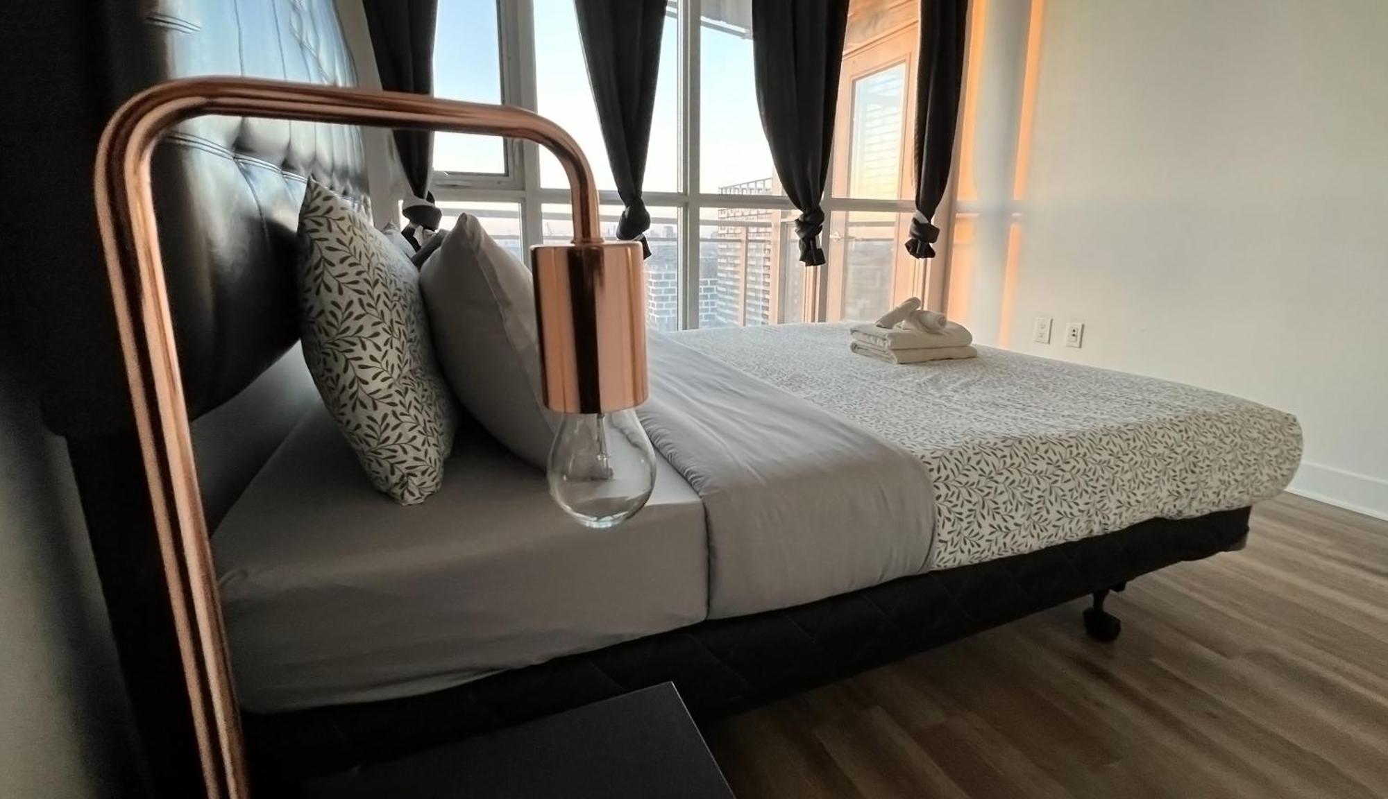 Cozy Condo In Downtown Toronto + Free Parking Zewnętrze zdjęcie